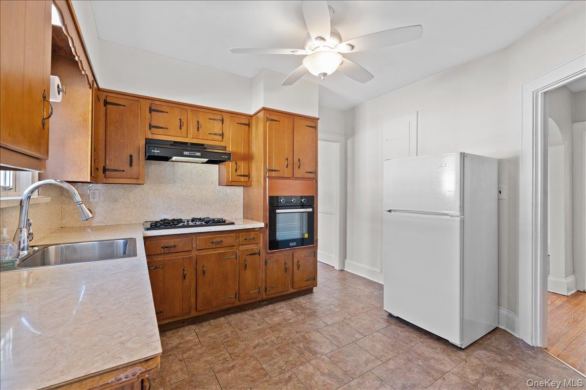 Single Family Washington  Nassau County, NY 11520, MLS-924834-10