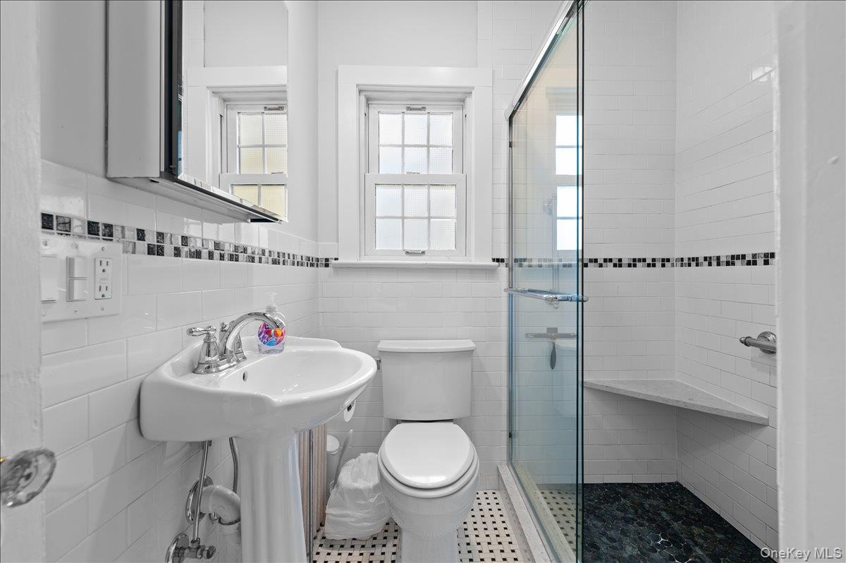 Single Family Washington  Nassau County, NY 11520, MLS-924834-11