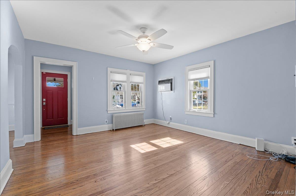 Single Family Washington  Nassau County, NY 11520, MLS-924834-13