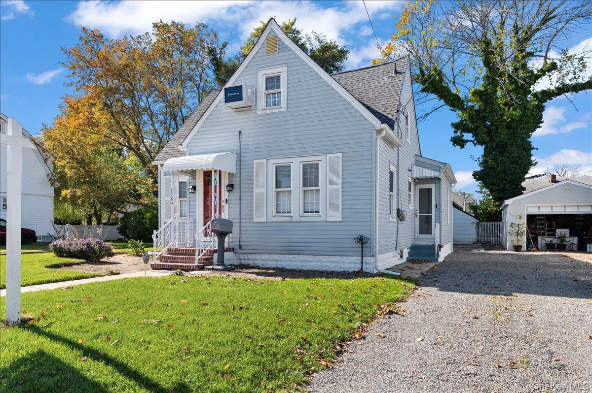 Single Family Washington  Nassau County, NY 11520, MLS-924834-2