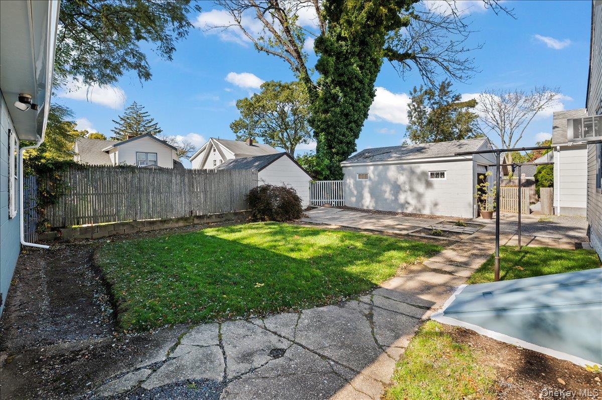 Single Family Washington  Nassau County, NY 11520, MLS-924834-24