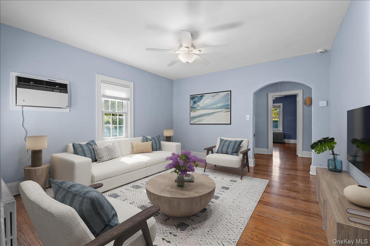 Single Family Washington  Nassau County, NY 11520, MLS-924834-4