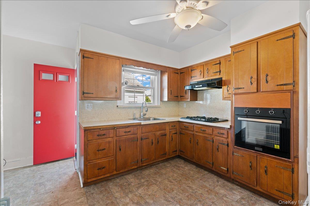 Single Family Washington  Nassau County, NY 11520, MLS-924834-8