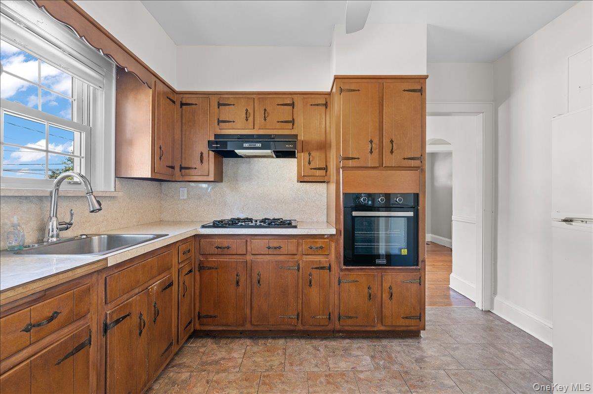 Single Family Washington  Nassau County, NY 11520, MLS-924834-9