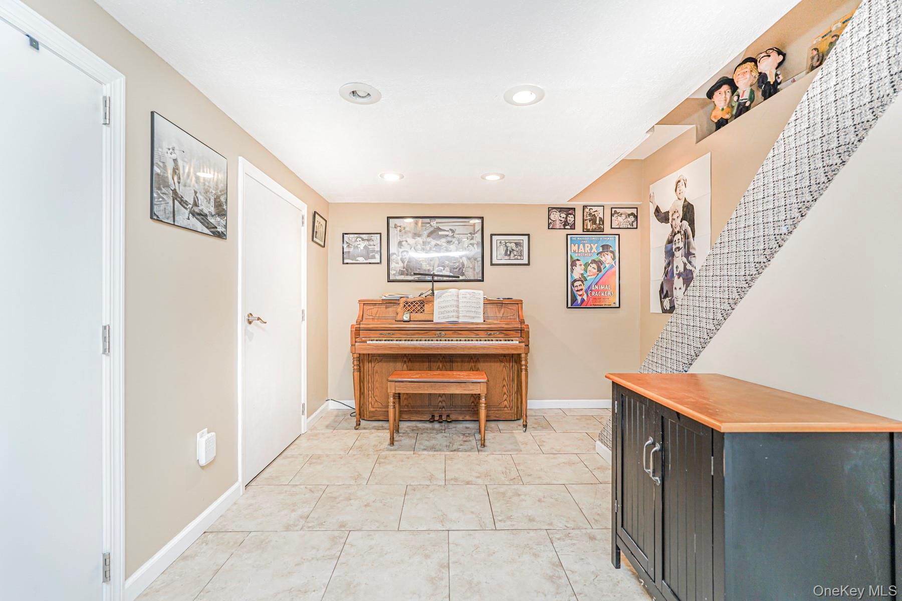 Single Family Woehrle Staten Island, NY 10312, MLS-924879-20