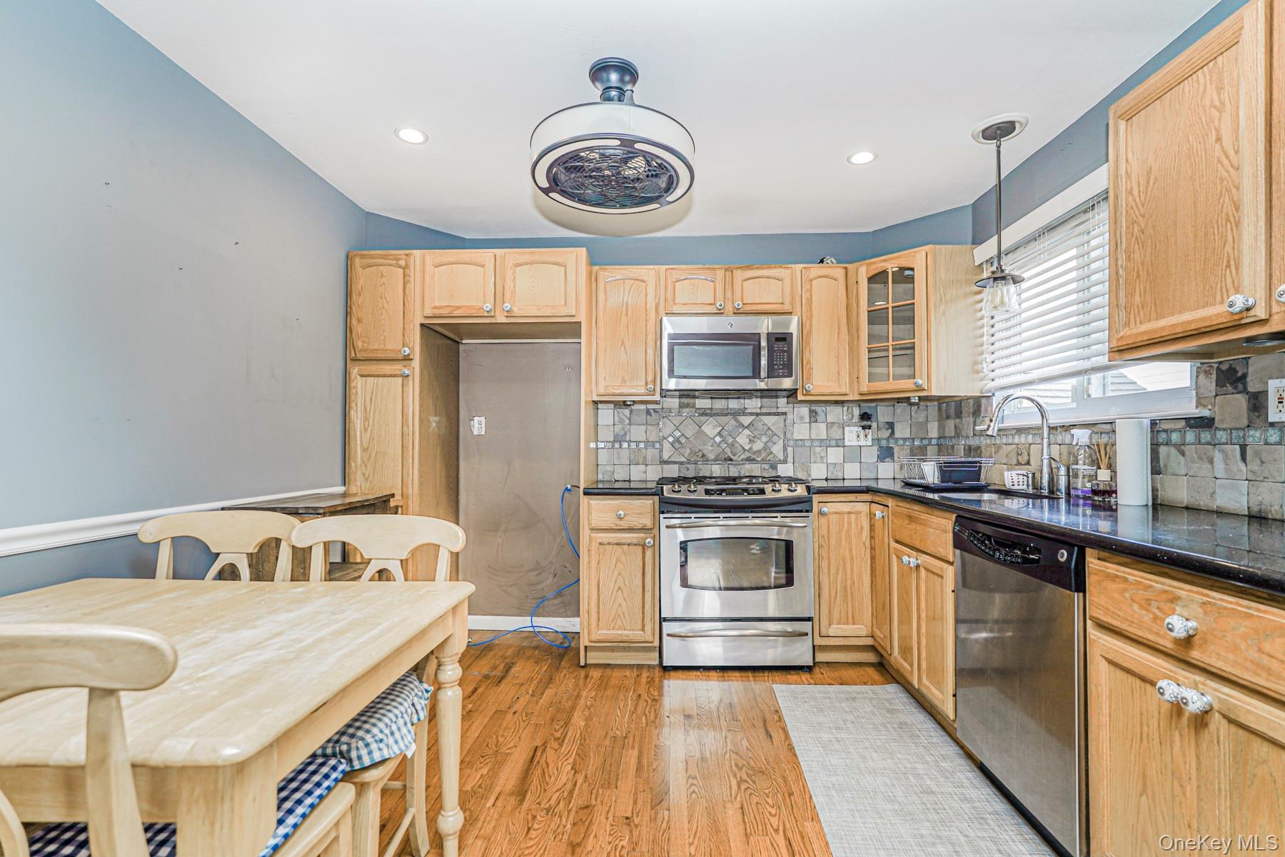 Single Family Woehrle Staten Island, NY 10312, MLS-924879-23