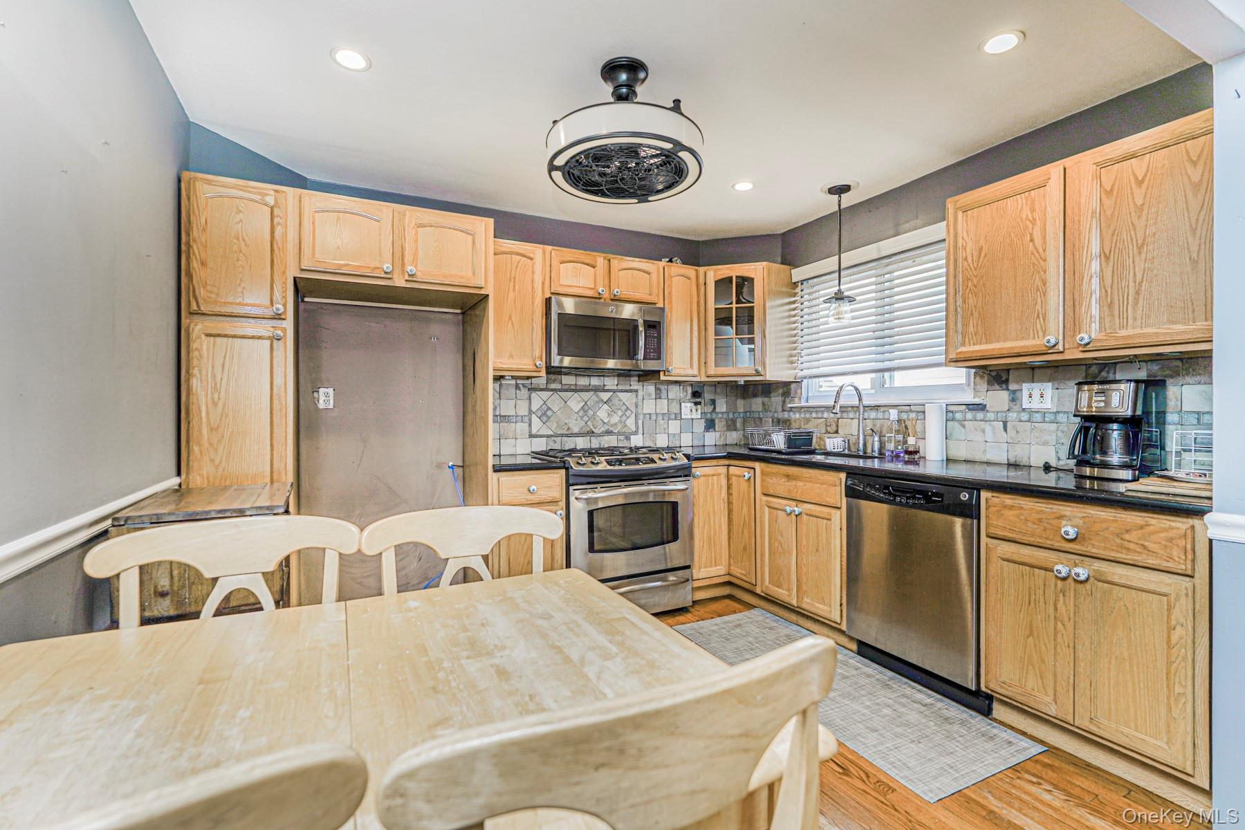 Single Family Woehrle Staten Island, NY 10312, MLS-924879-24