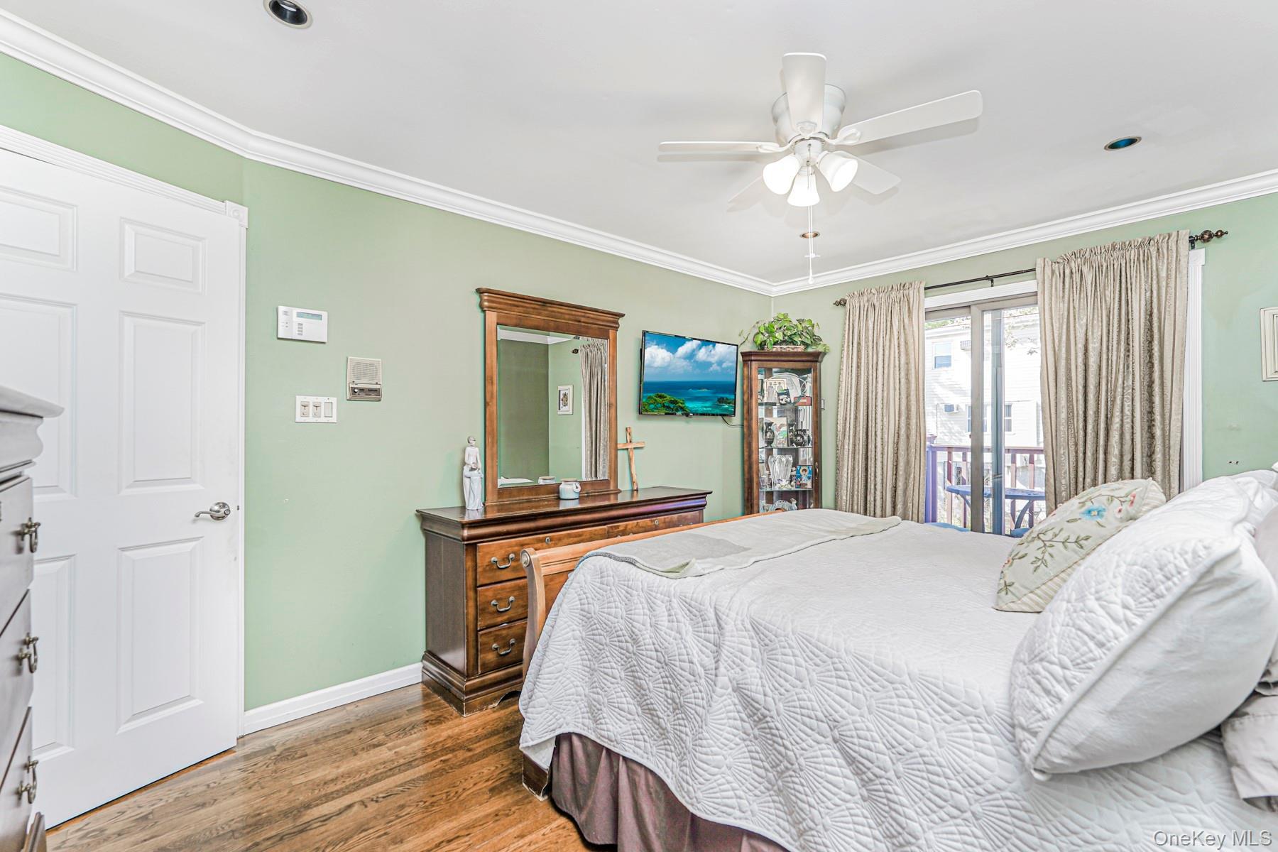 Single Family Woehrle Staten Island, NY 10312, MLS-924879-33