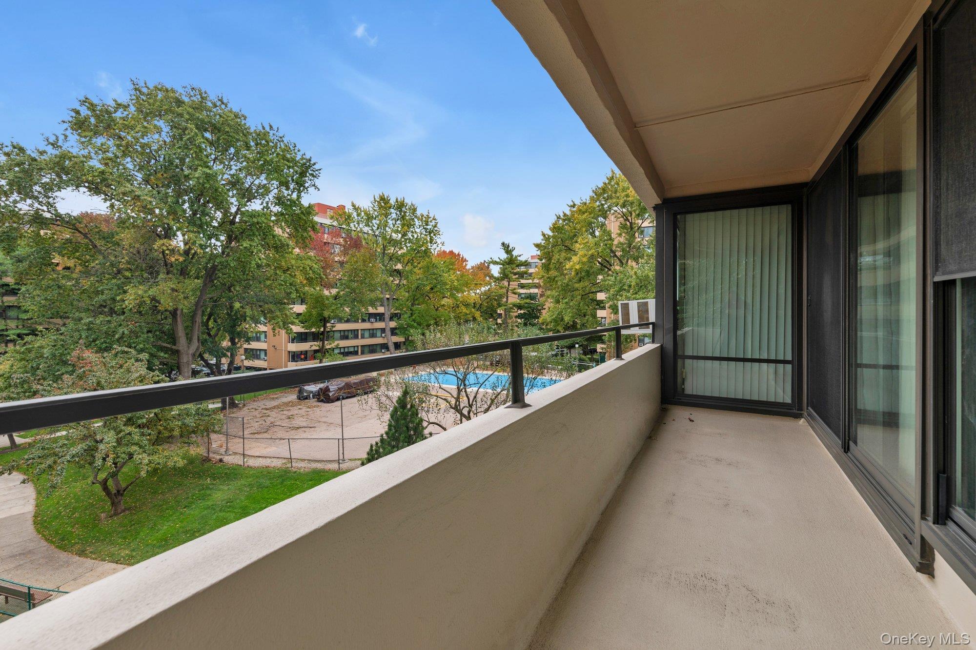 Coop 162 St  Queens, NY 11357, MLS-924881-10