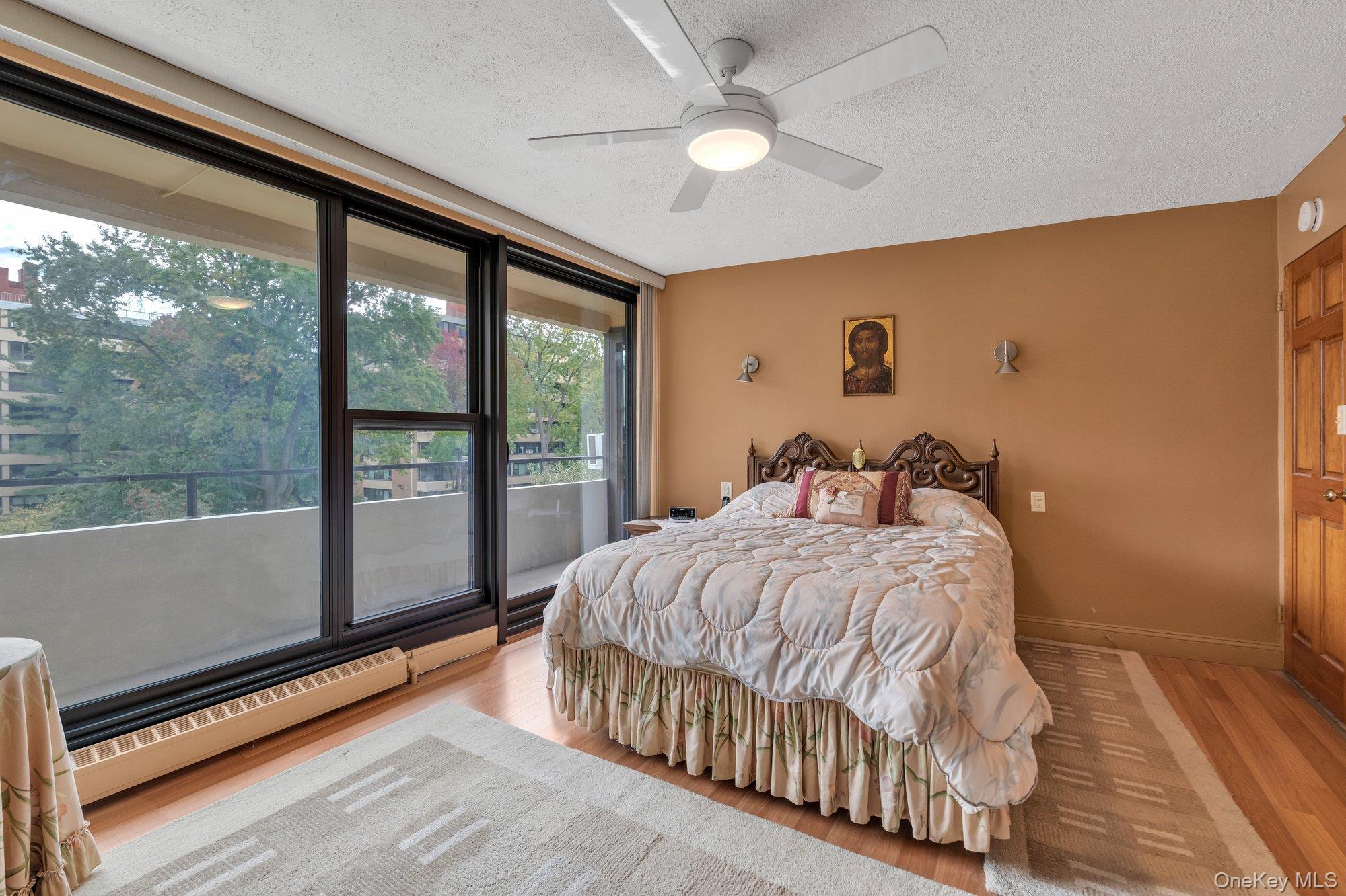 Coop 162 St  Queens, NY 11357, MLS-924881-8