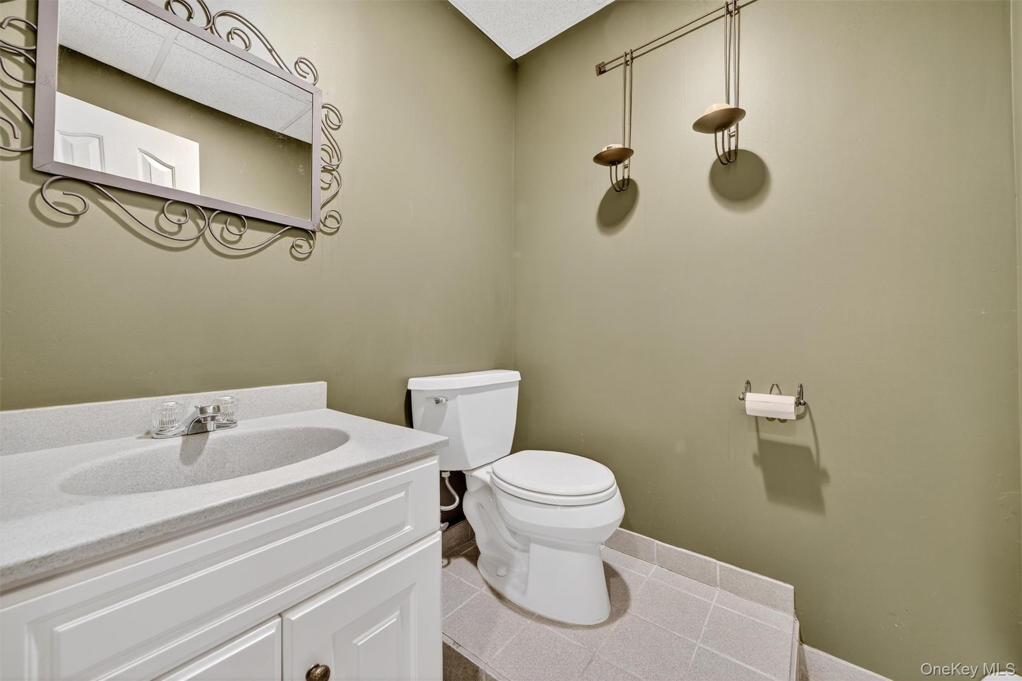 Single Family Katavolos Rockland County, NY 10986, MLS-924883-40