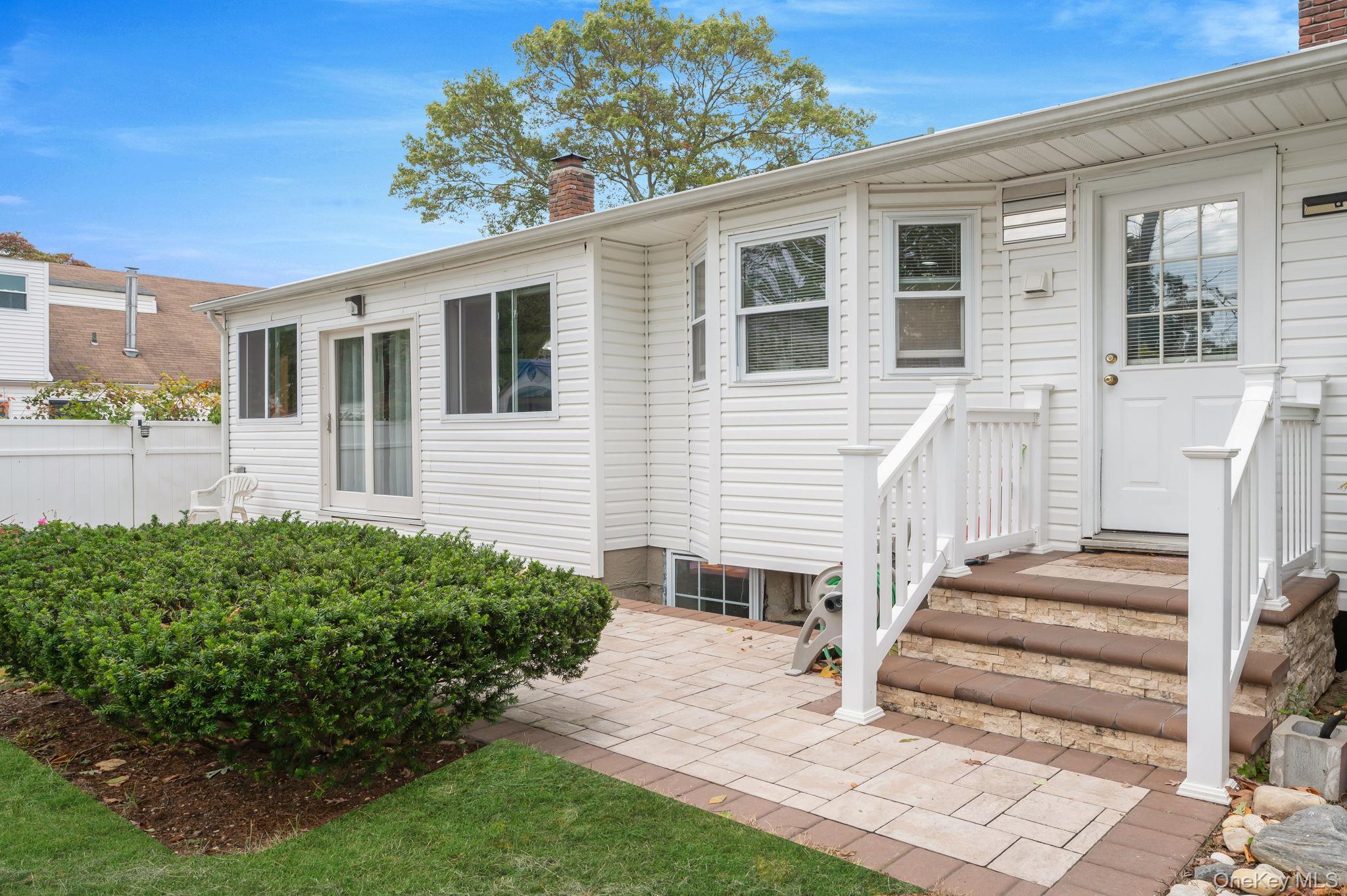 Single Family Francisco  Suffolk County, NY 11722, MLS-924884-37