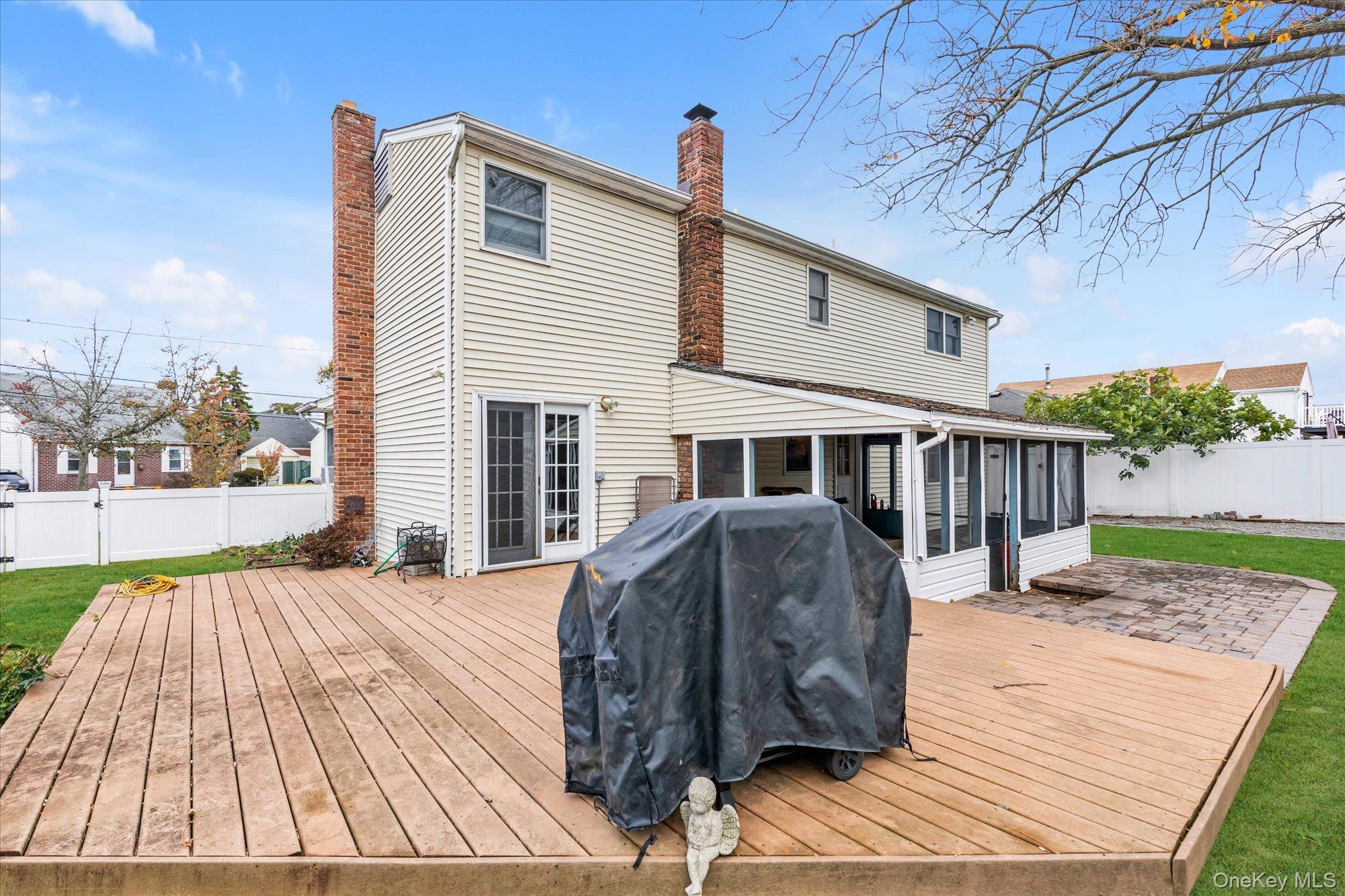 Single Family Dogwood Nassau County, NY 11552, MLS-924895-29