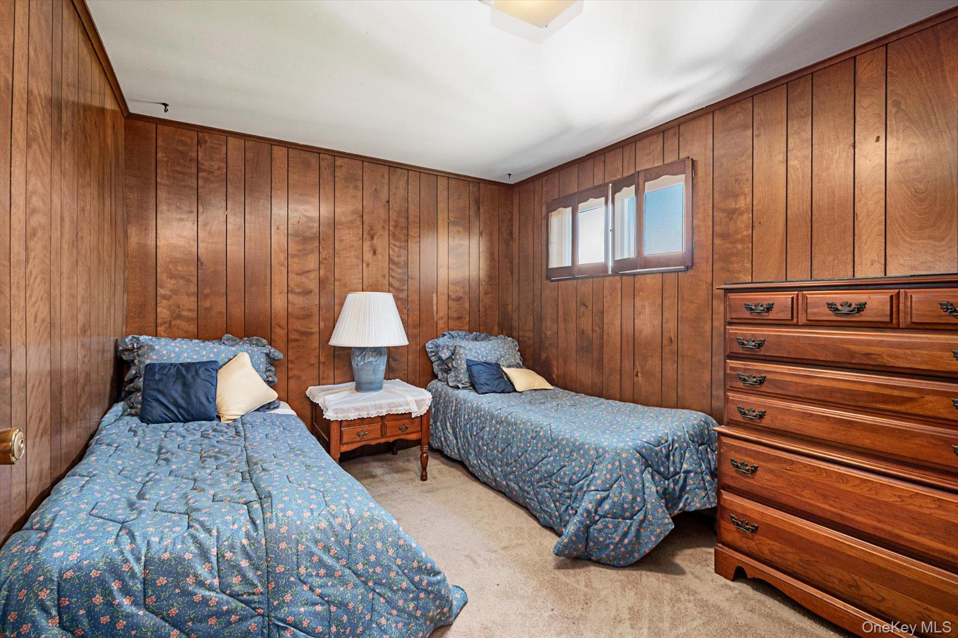 Single Family Walnut  Nassau County, NY 11735, MLS-924908-17