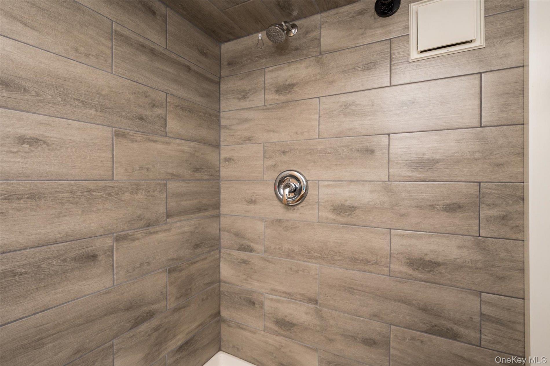 Single Family Walnut  Nassau County, NY 11735, MLS-924908-21