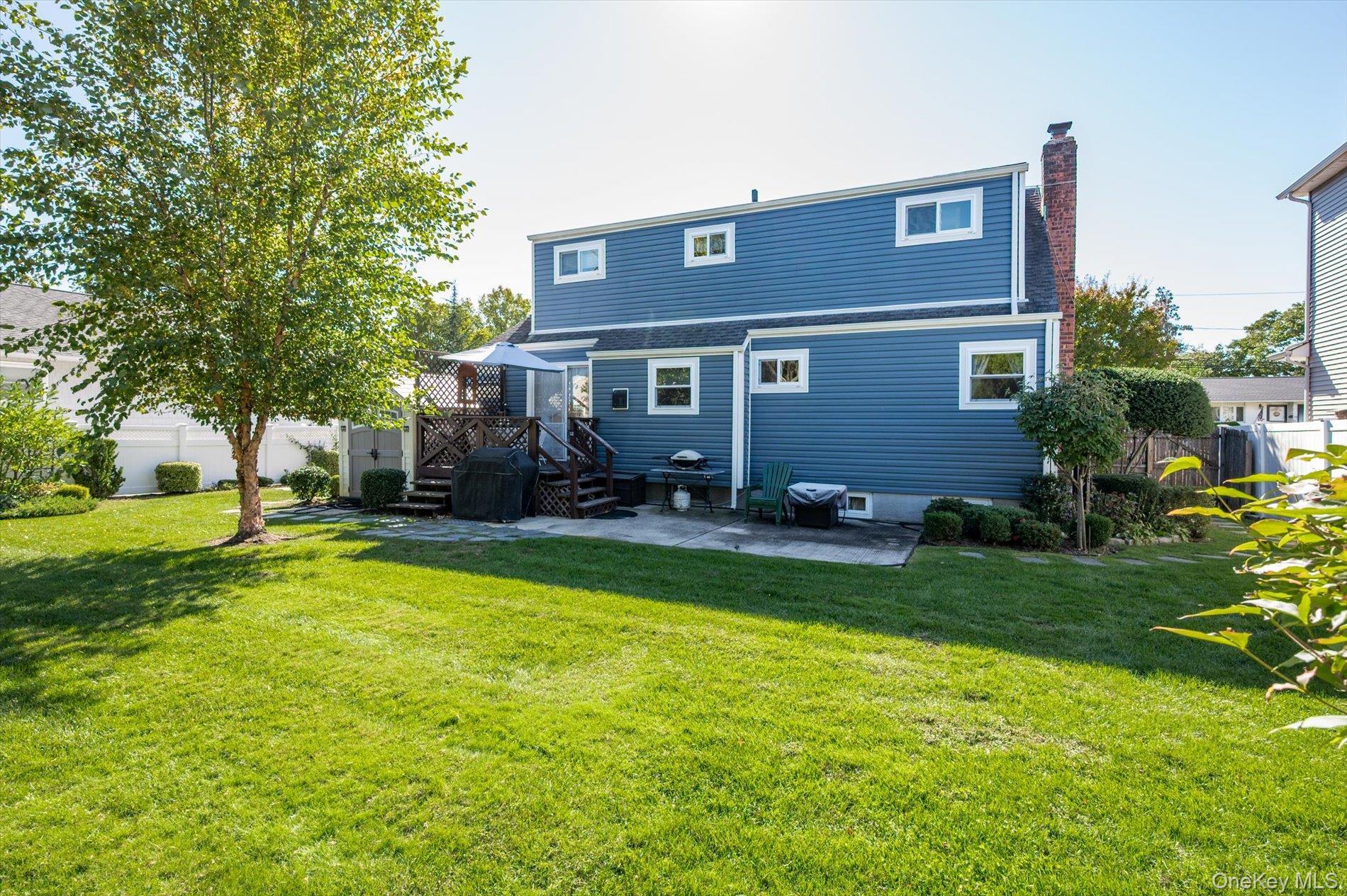 Single Family Walnut  Nassau County, NY 11735, MLS-924908-27