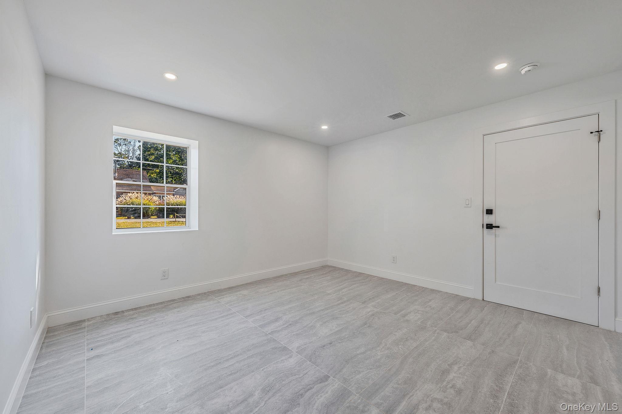 Single Family Harrison  Suffolk County, NY 11967, MLS-924926-25