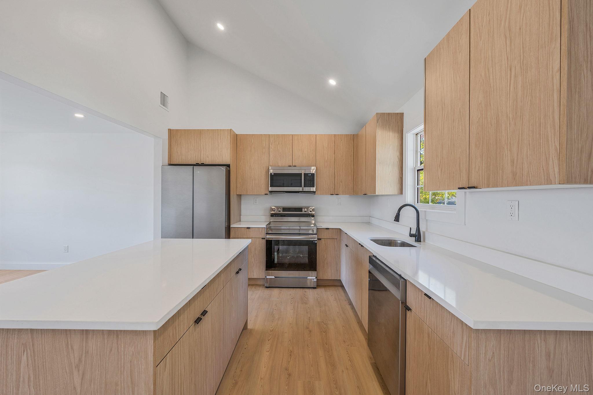 Single Family Harrison  Suffolk County, NY 11967, MLS-924926-6