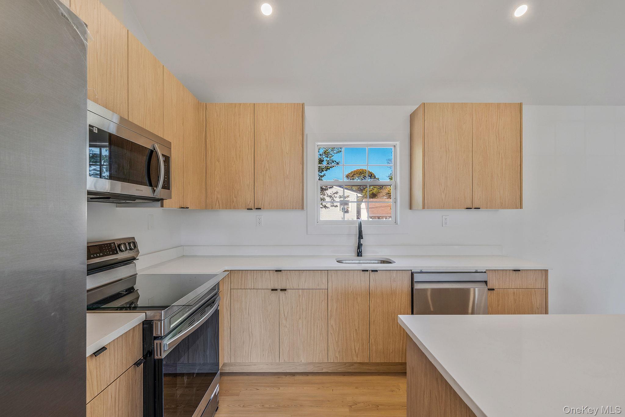 Single Family Harrison  Suffolk County, NY 11967, MLS-924926-8