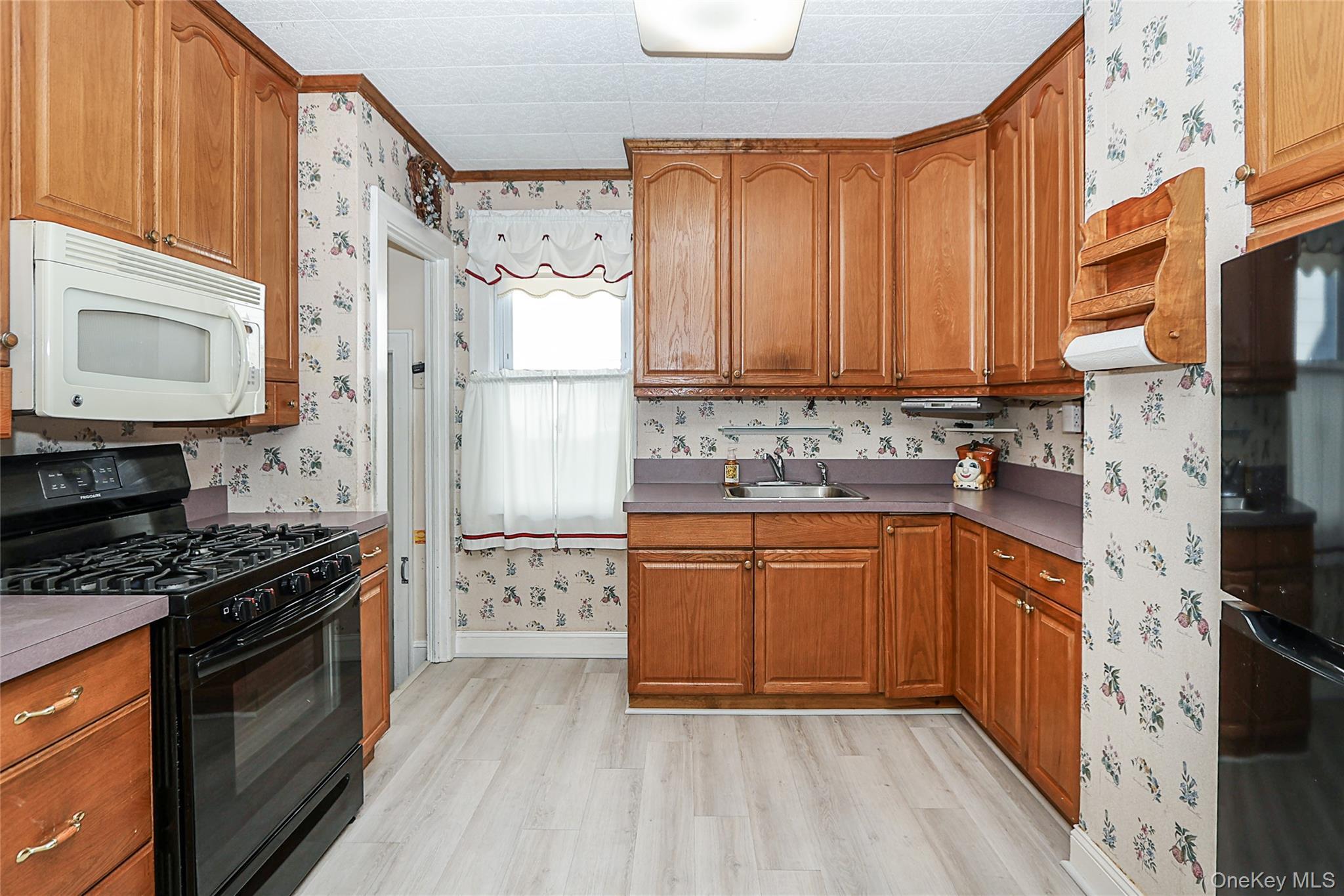 Single Family Stratford  Nassau County, NY 11596, MLS-924932-11