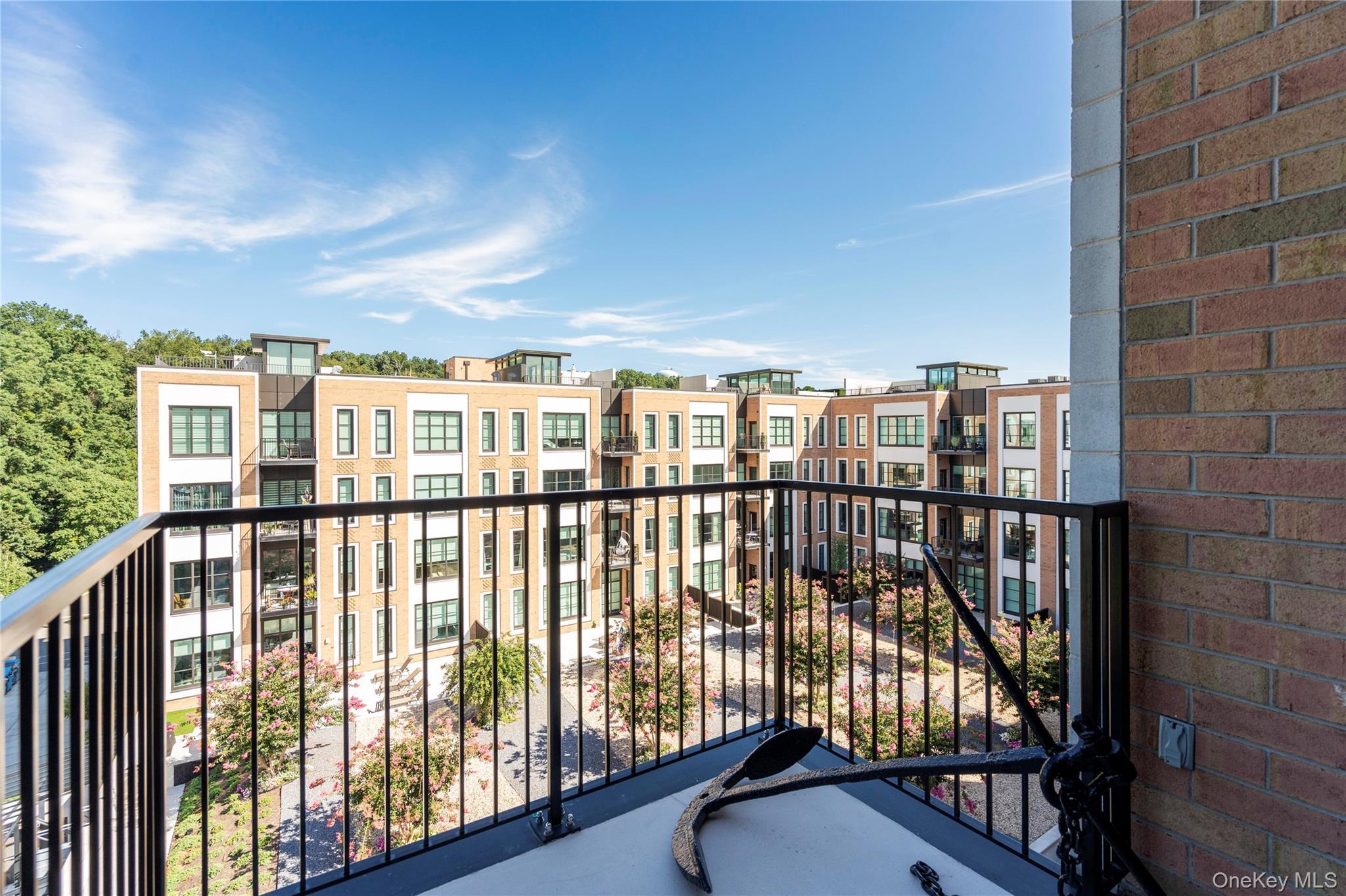 Condo Garvies Point  Nassau County, NY 11542, MLS-924938-16