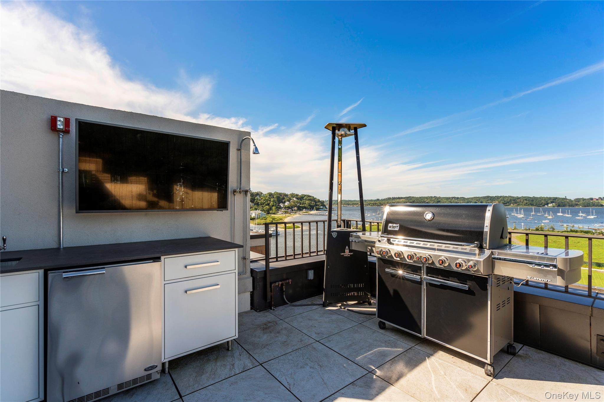 Condo Garvies Point  Nassau County, NY 11542, MLS-924938-18