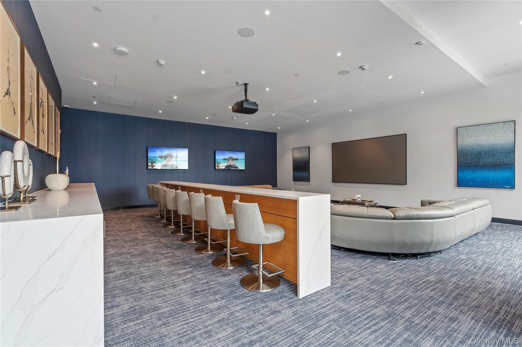 Condo Garvies Point  Nassau County, NY 11542, MLS-924938-32