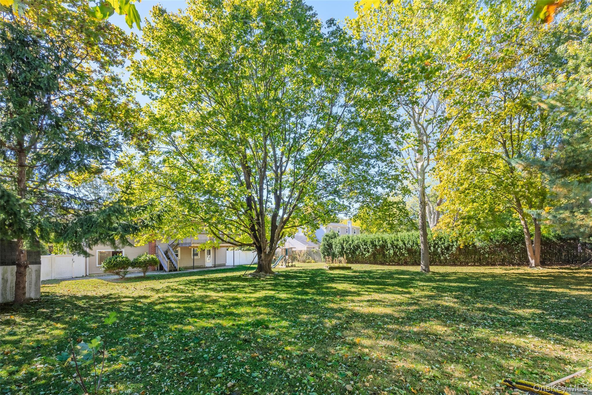 Single Family Grossman  Suffolk County, NY 11747, MLS-924963-34