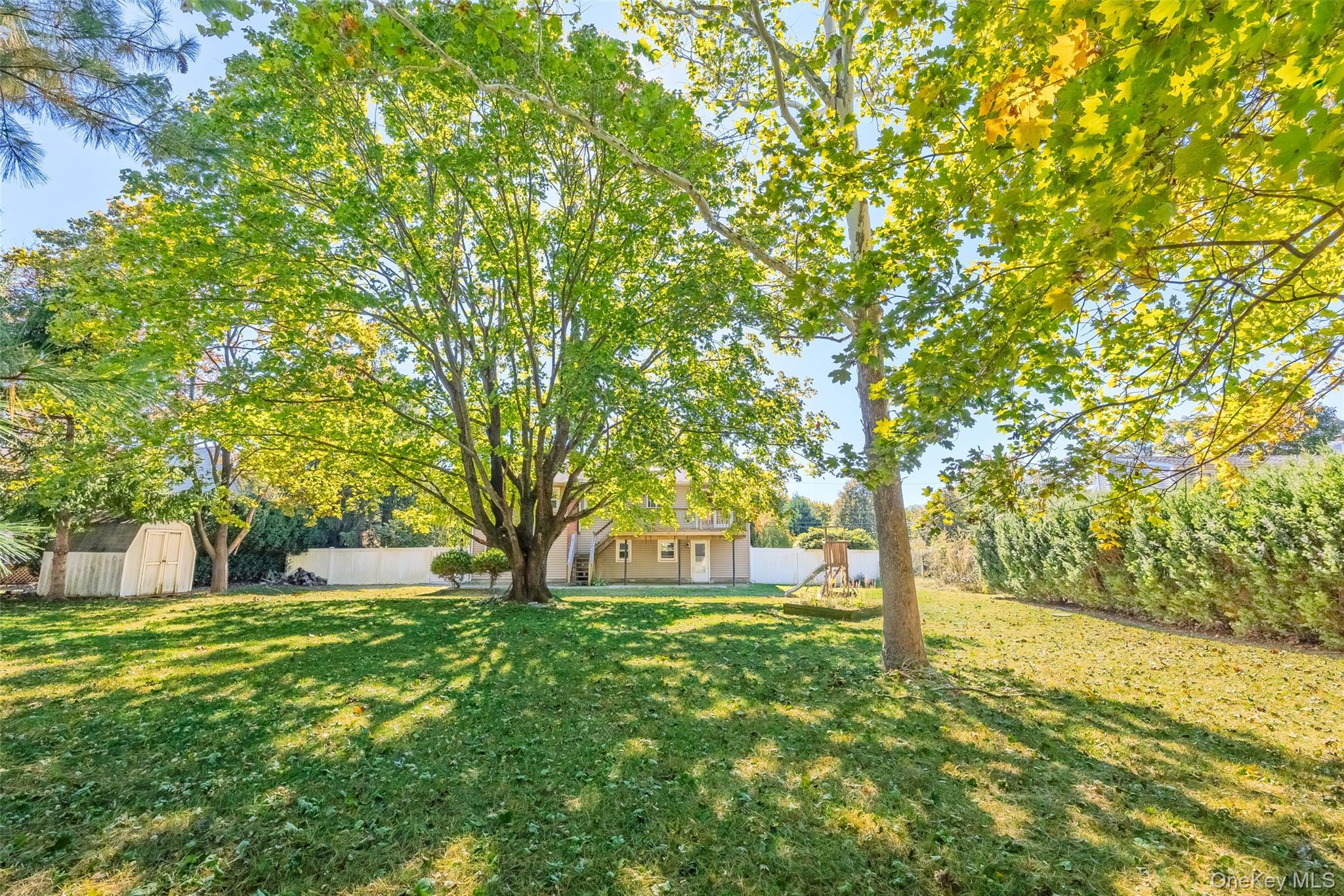 Single Family Grossman  Suffolk County, NY 11747, MLS-924963-35