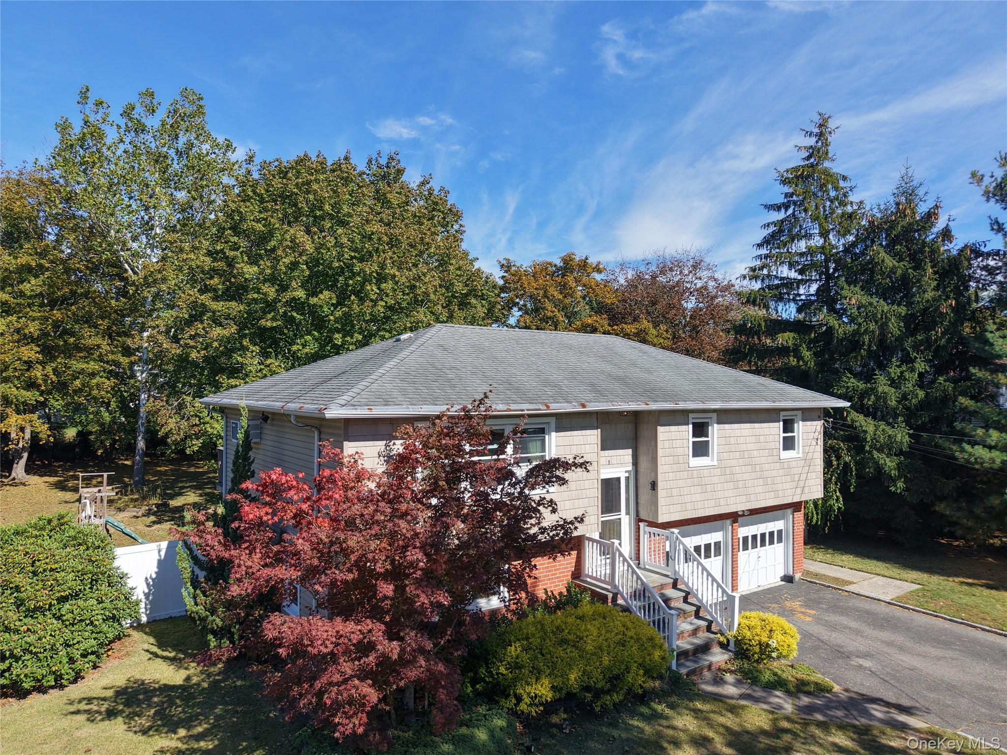 Single Family Grossman  Suffolk County, NY 11747, MLS-924963-37