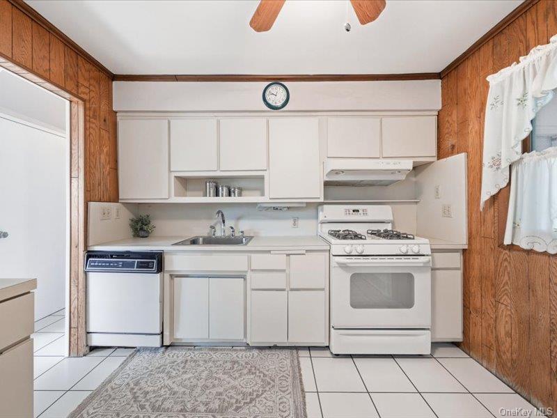 Single Family Beecher  Suffolk County, NY 11703, MLS-924966-10