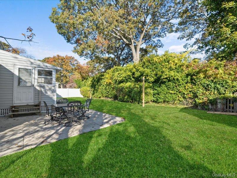 Single Family Beecher  Suffolk County, NY 11703, MLS-924966-27