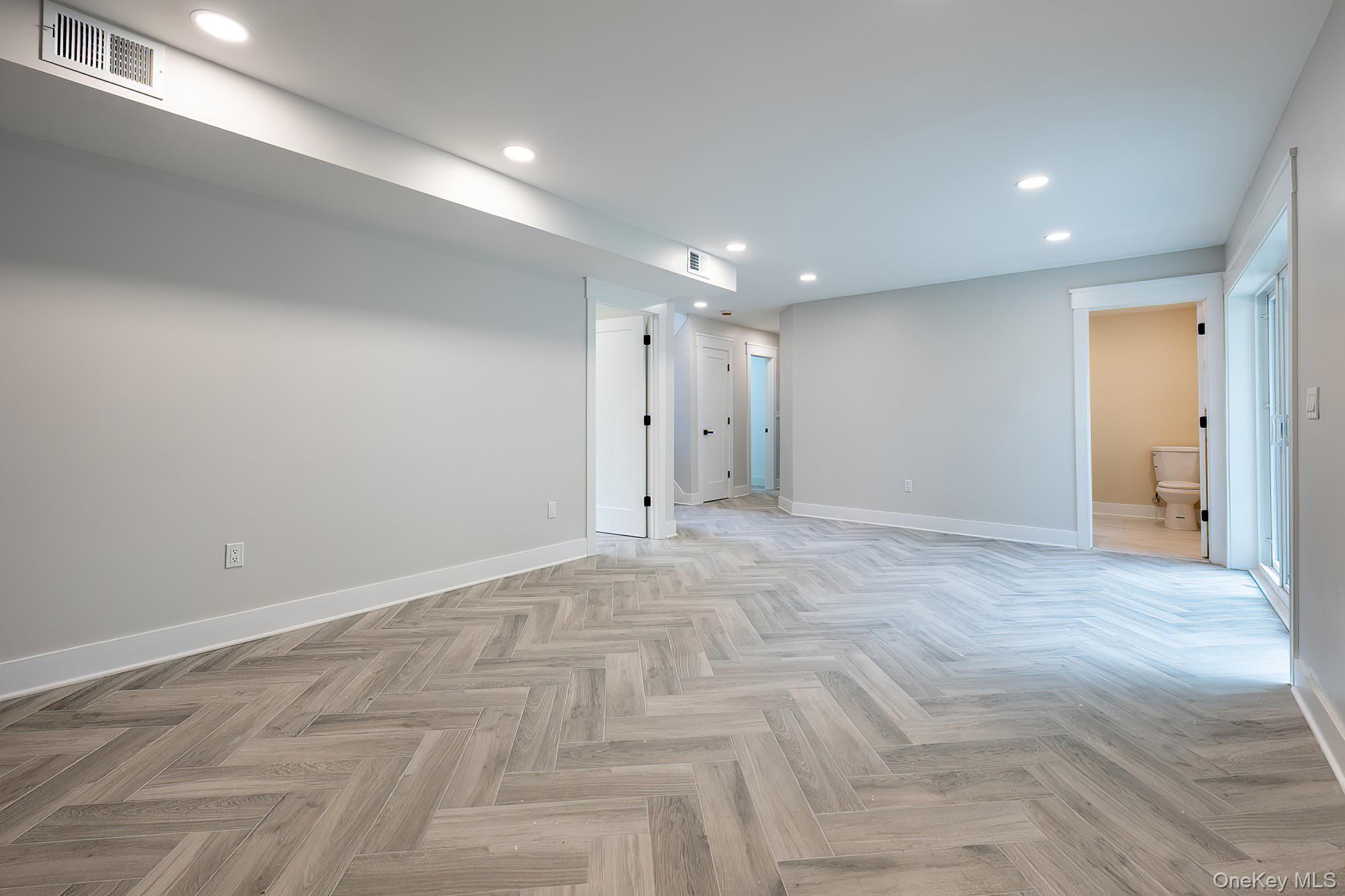 Single Family Stadium  Westchester County, NY 10607, MLS-924994-23