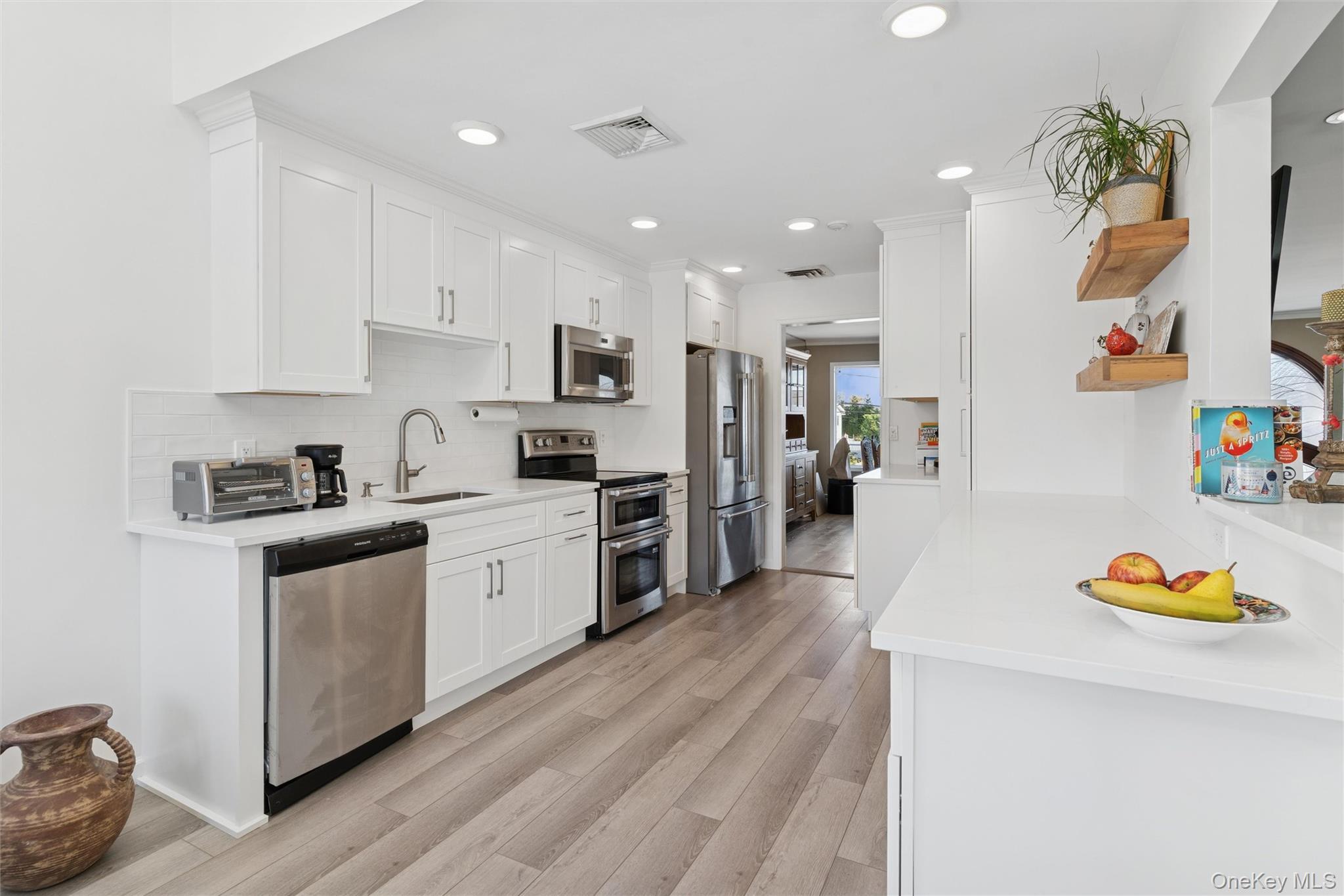 Single Family Shore  Nassau County, NY 11710, MLS-924996-8