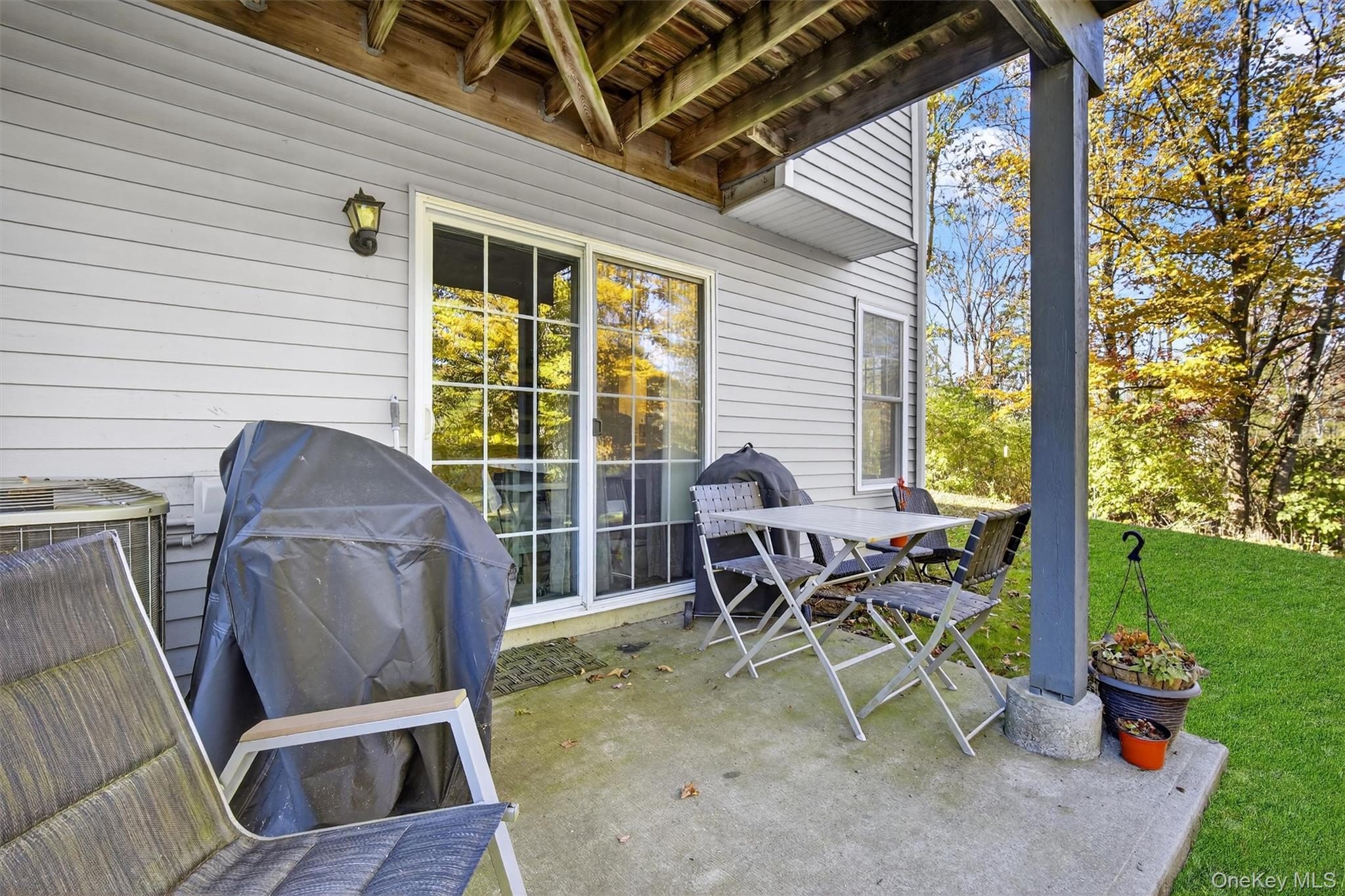 Single Family Doe Dutchess County, NY 12590, MLS-925023-27