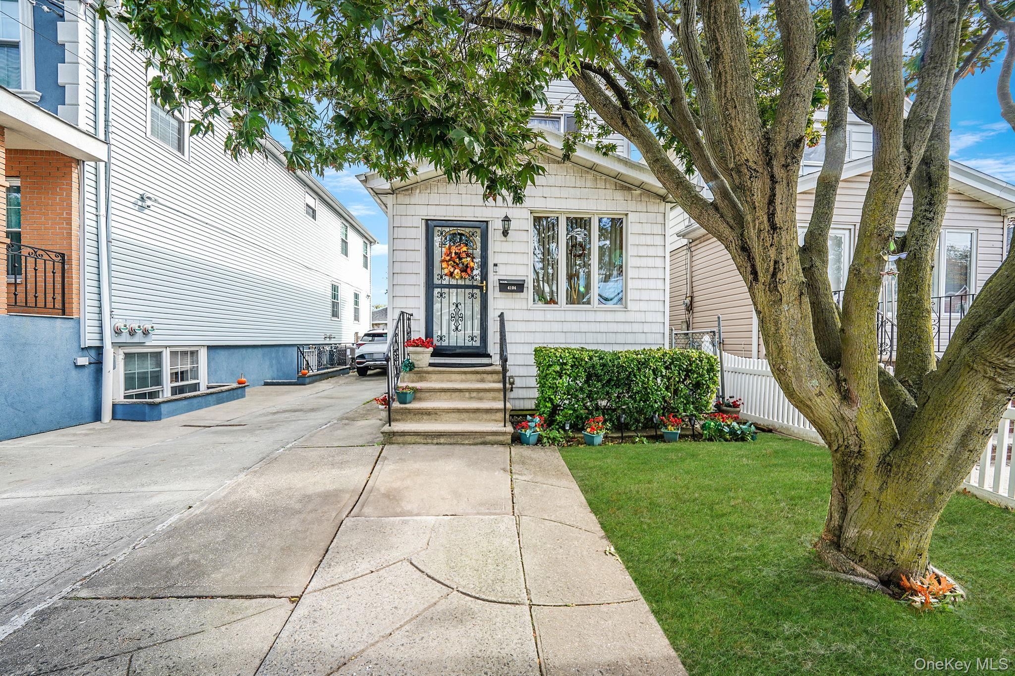 Single Family Avenue S  Brooklyn, NY 11234, MLS-925030-2