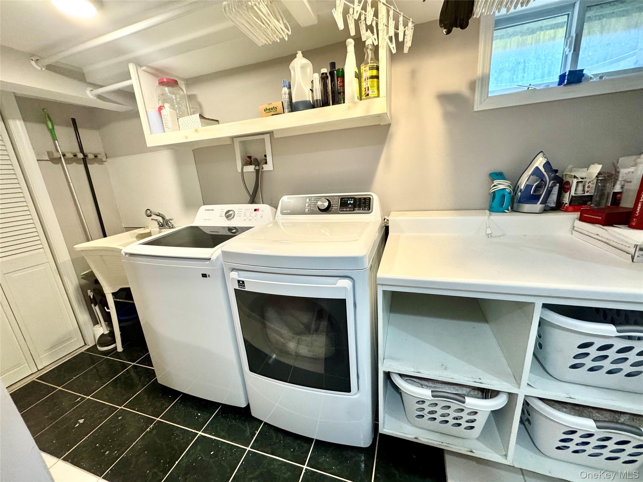 Single Family Sands  Suffolk County, NY 11719, MLS-925045-20