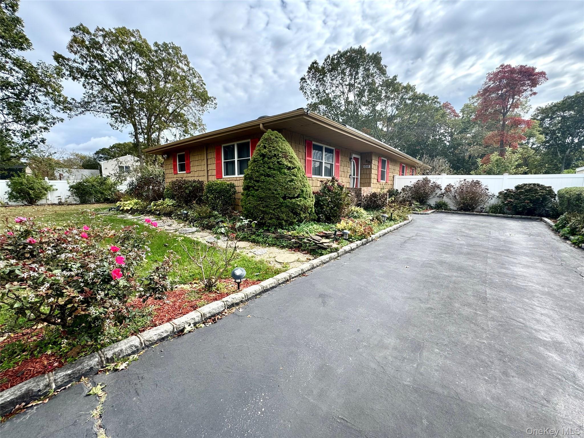 Single Family Sands  Suffolk County, NY 11719, MLS-925045-28