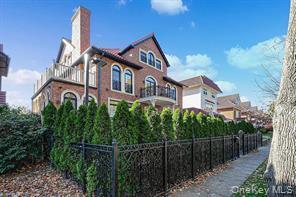 Single Family Dartmouth Queens, NY 11375, MLS-925047-2