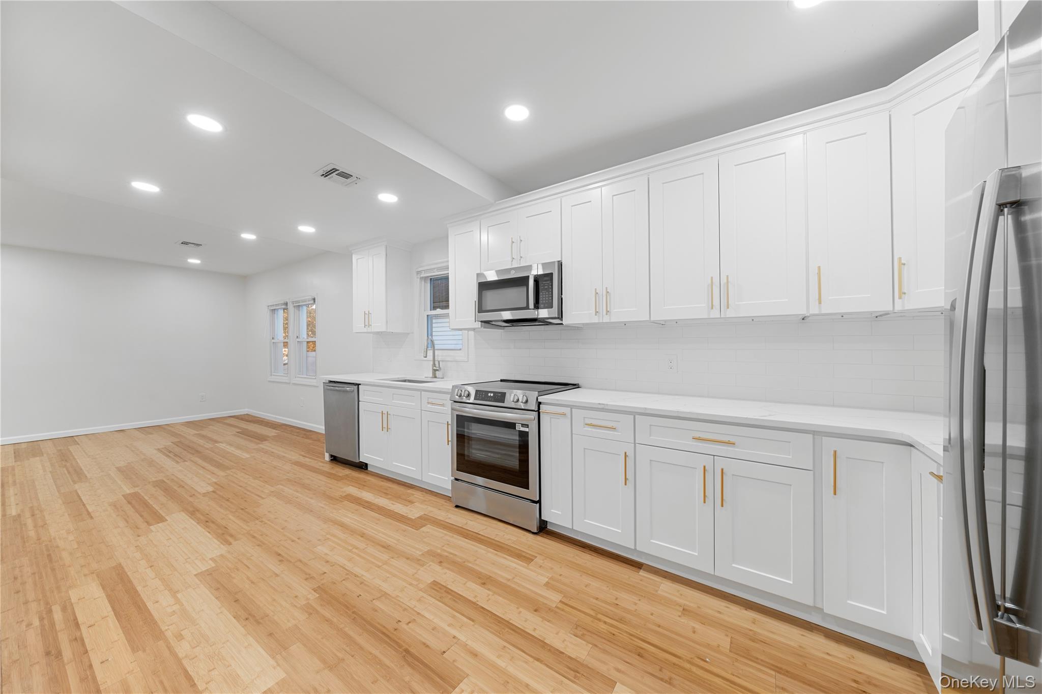 Single Family Lincoln  Nassau County, NY 11575, MLS-925055-8