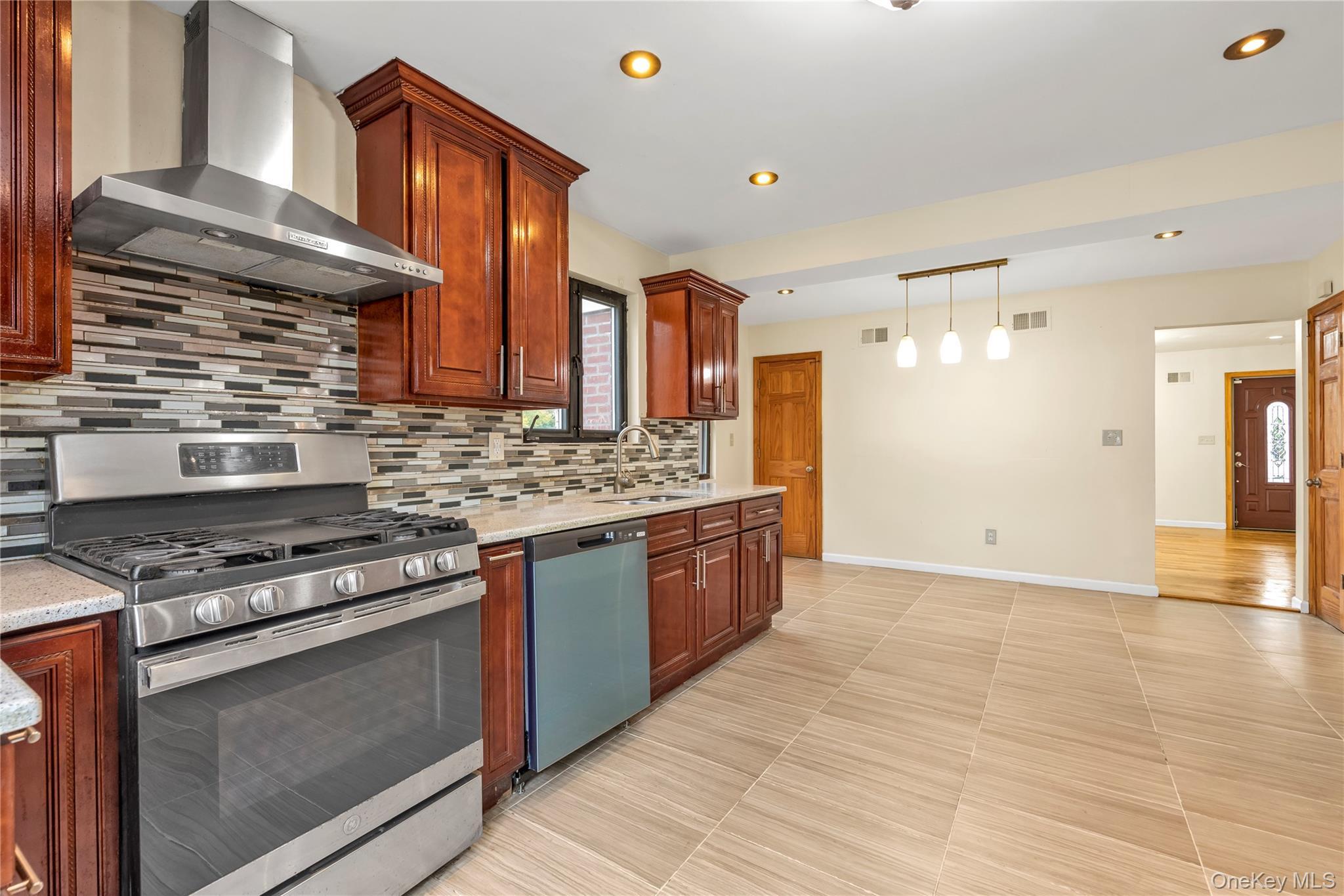 Single Family 268th  Queens, NY 11040, MLS-925060-7