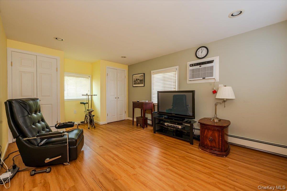 Single Family Hewlett Point  Nassau County, NY 11518, MLS-925135-9