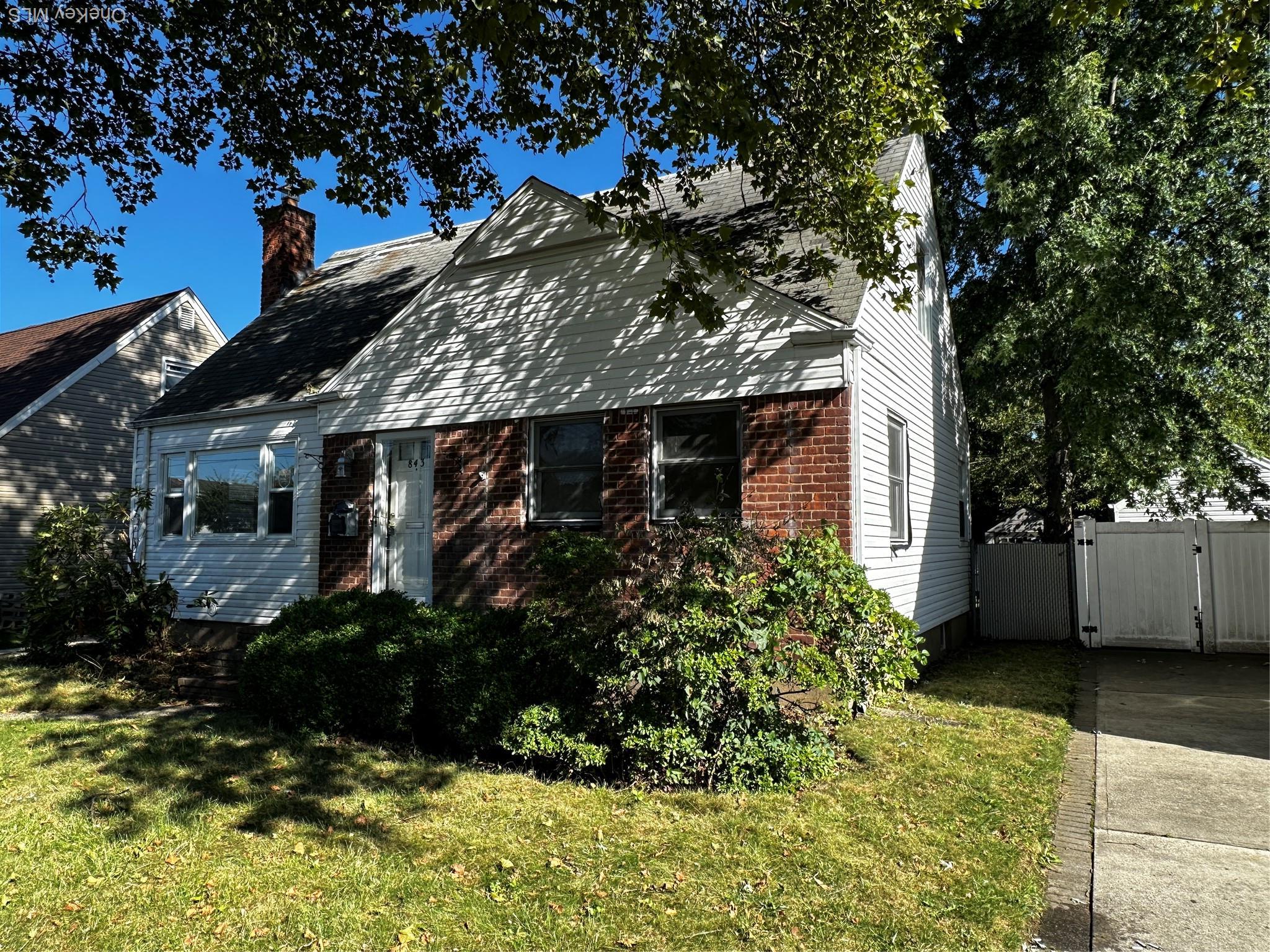 Single Family Jerusalem  Nassau County, NY 11566, MLS-925140-17