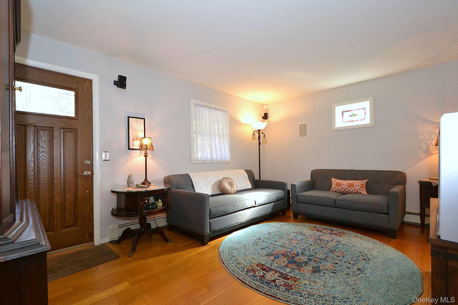 Single Family Grove  Suffolk County, NY 11772, MLS-925182-10