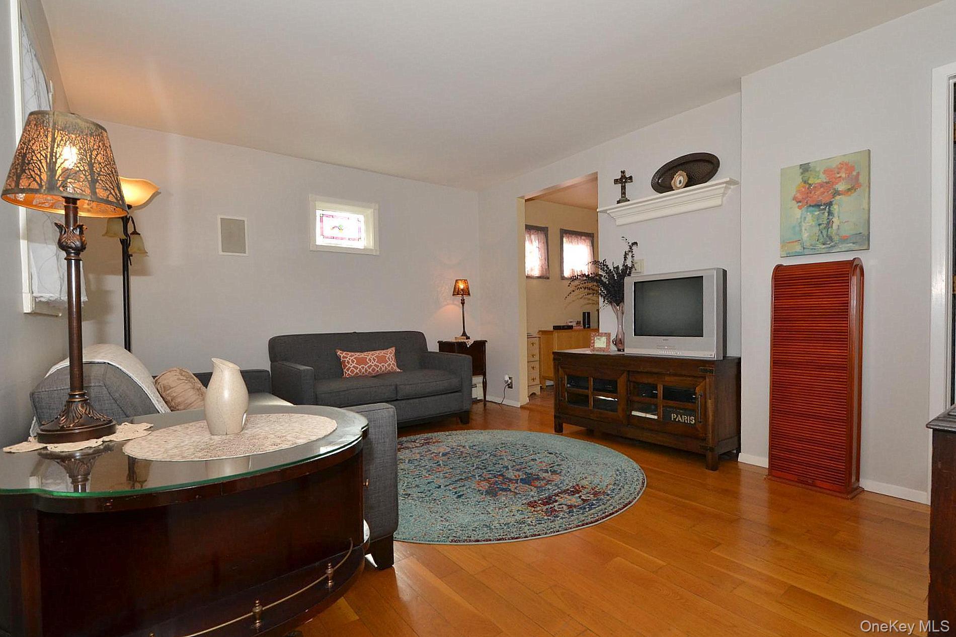 Single Family Grove  Suffolk County, NY 11772, MLS-925182-11