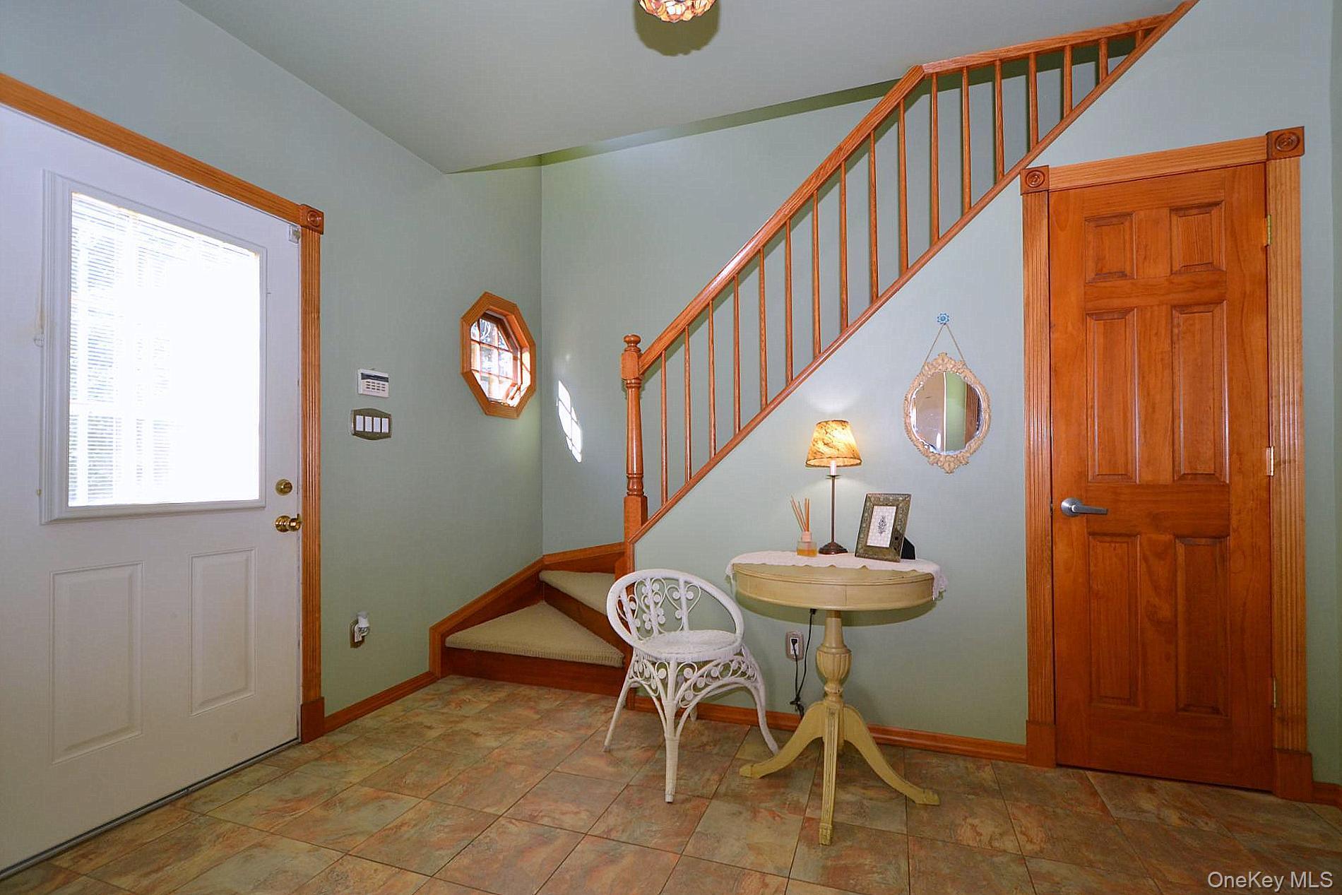 Single Family Grove  Suffolk County, NY 11772, MLS-925182-16