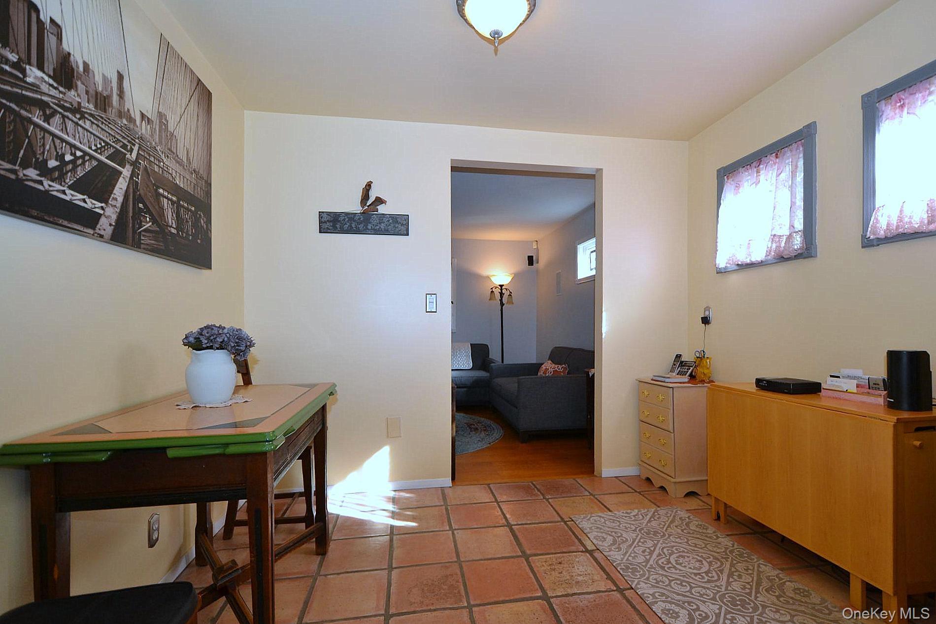 Single Family Grove  Suffolk County, NY 11772, MLS-925182-8