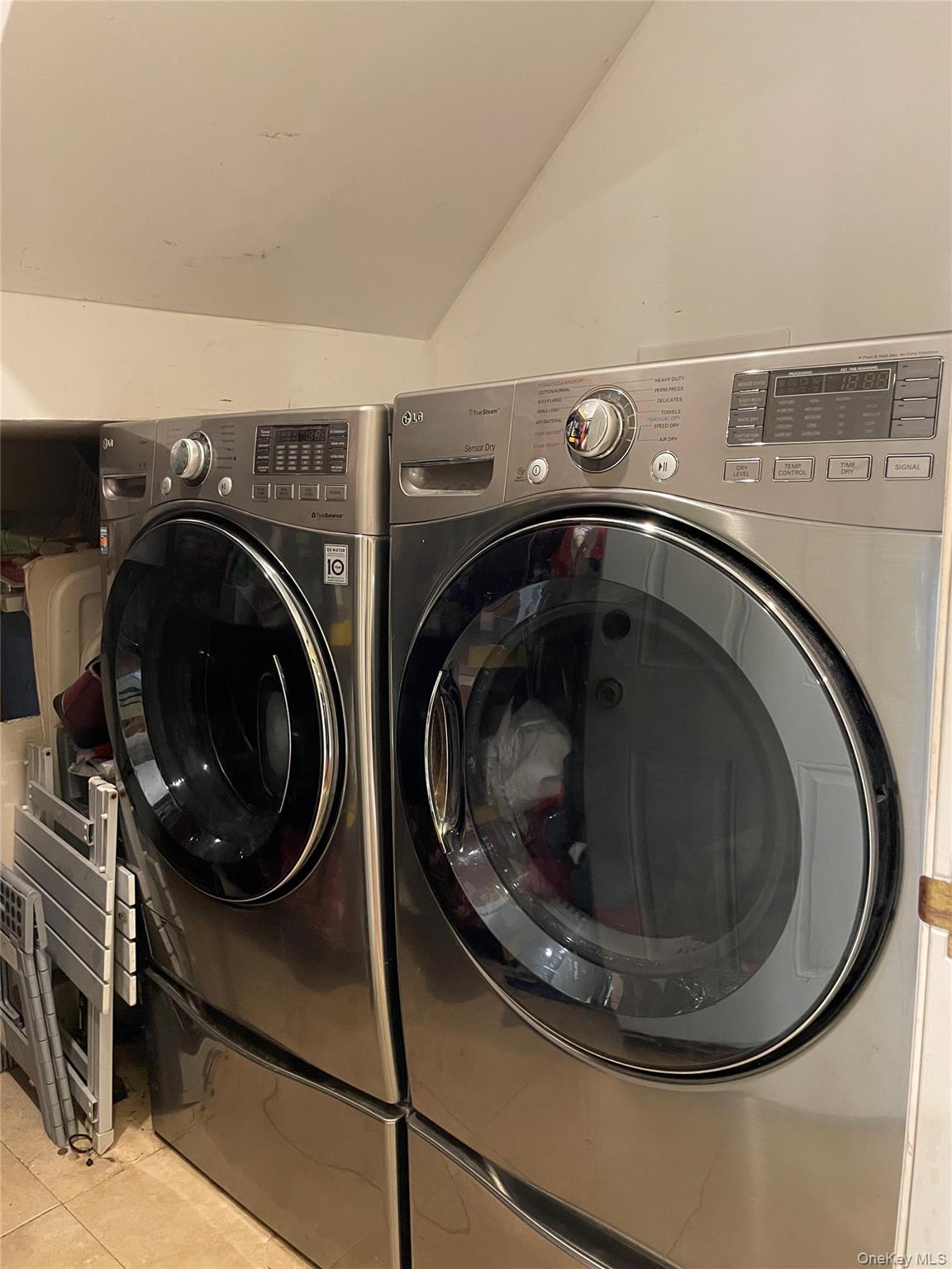 Single Family West Nassau County, NY 11518, MLS-925209-13