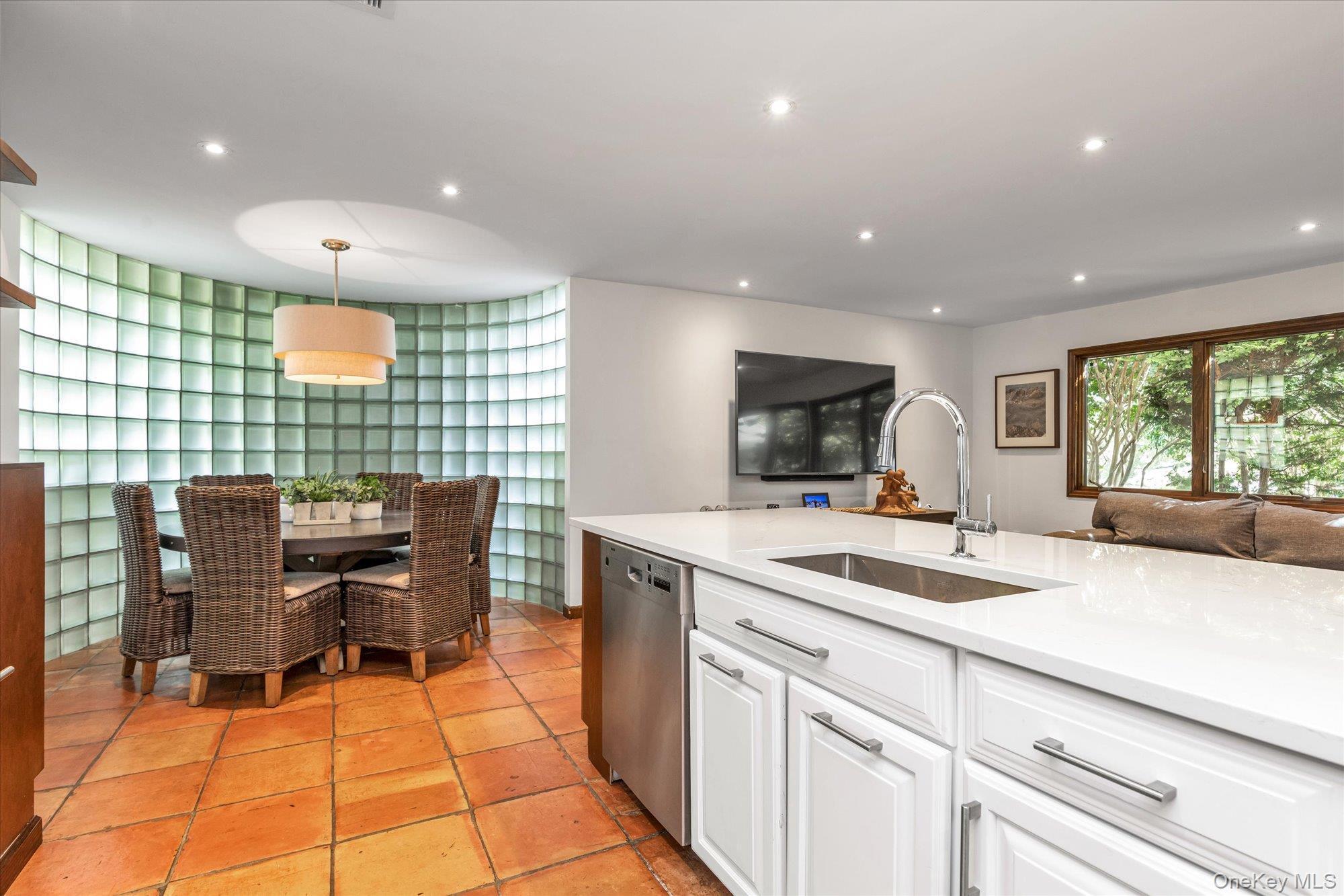 Single Family Mara Nassau County, NY 11509, MLS-925230-8