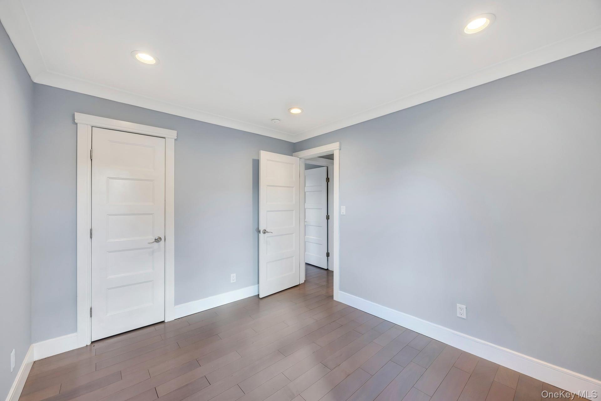 Single Family 35th  Suffolk County, NY 11757, MLS-925231-13